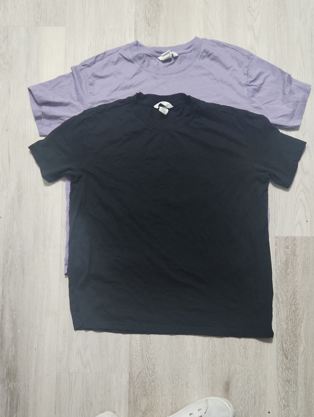 H&M Men's Black and Lilac Crew Neck Short Sleeve Tees